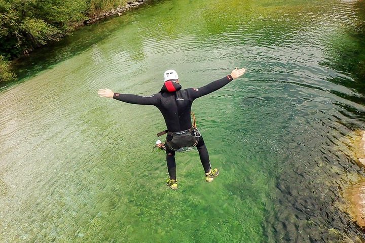 Oplev spændende canyoning-eventyr i de uberørte floder nær Bled, Slovenien, med spring og rapelling, foto 11 | wizardtrip