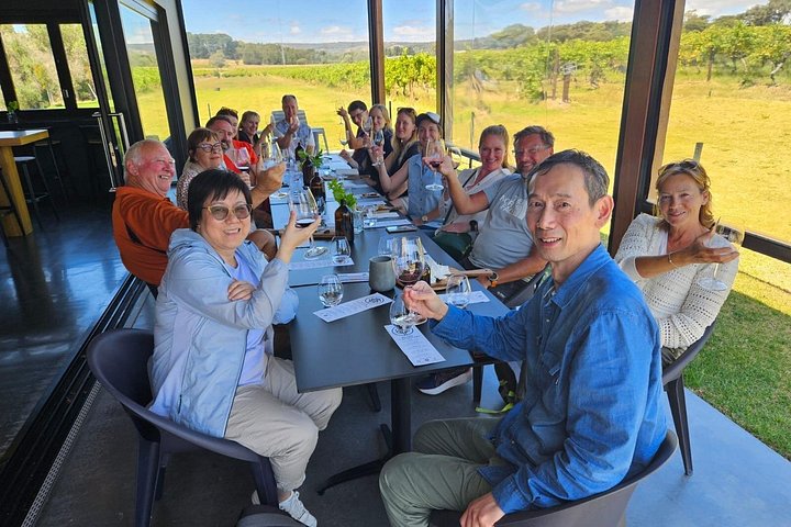 Adelaide Highlights, Hahndorf & McLaren Vale Wine Tasting and Sightseeing Tour | wizardtrip