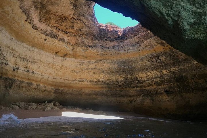 Bootstour entlang der Algarve-Küste zur Beobachtung von Delfinen und Höhlen, Abfahrt von Albufeira, Foto 7 | wizardtrip