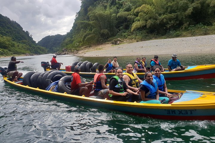 Upplev autentisk fijiansk kultur och äventyr med flod-tubing på Navua River, Fiji, foto 8 | wizardtrip