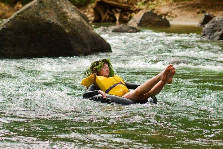 Upplev autentisk fijiansk kultur och äventyr med flod-tubing på Navua River, Fiji, foto 9 | wizardtrip