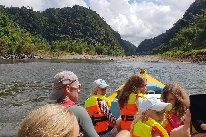 Upplev autentisk fijiansk kultur och äventyr med flod-tubing på Navua River, Fiji, foto 10 | wizardtrip