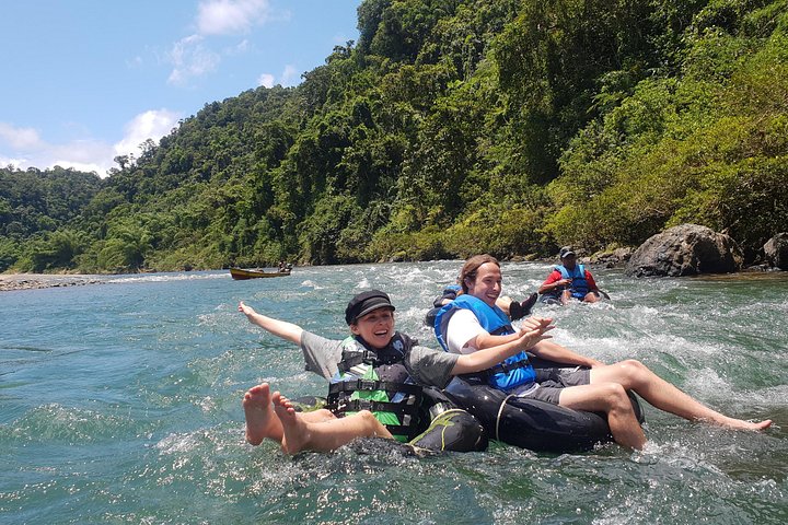 Upplev autentisk fijiansk kultur och äventyr med flod-tubing på Navua River, Fiji, foto 12 | wizardtrip