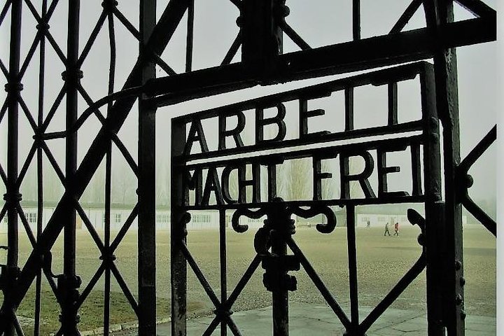 Visite en petit groupe du camp de concentration de Dachau depuis Munich en train | wizardtrip