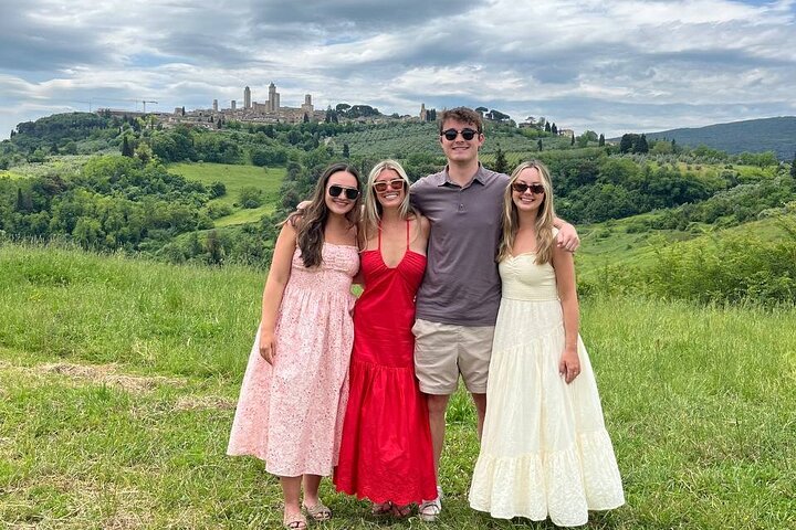 Toscansk vintur med udsigt over vinmarker, vinsmagning og San Gimignano, foto 14 | wizardtrip