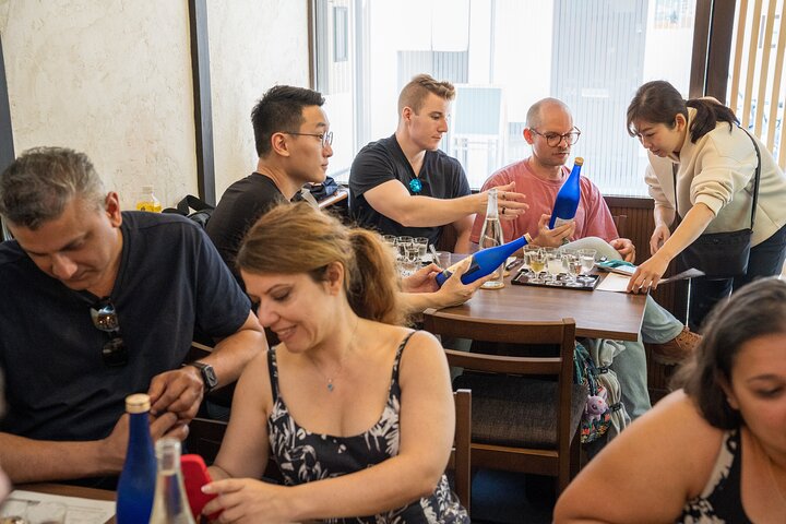 京都の酒蔵見学と利き酒体験ツアー。酒の試飲とフードペアリングが含まれます、写真6 | wizardtrip
