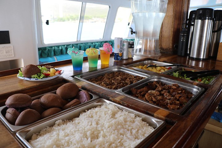 Luksuriøs katamarantur utenfor Oahus kyst, med snorkling, delfinsafari og hawaiisk måltid, foto 15 | wizardtrip