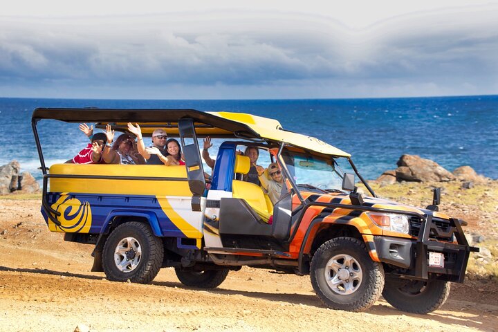 Terrängjeepsafari som utforskar Arubas naturliga pool, Baby Beach och robusta kustlinje, foto 9 | wizardtrip