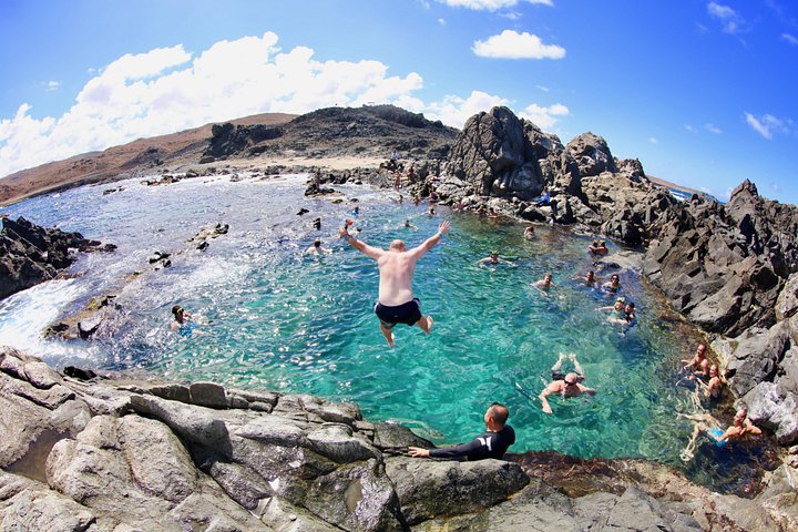 Terrängjeepsafari som utforskar Arubas naturliga pool, Baby Beach och robusta kustlinje, foto 15 | wizardtrip