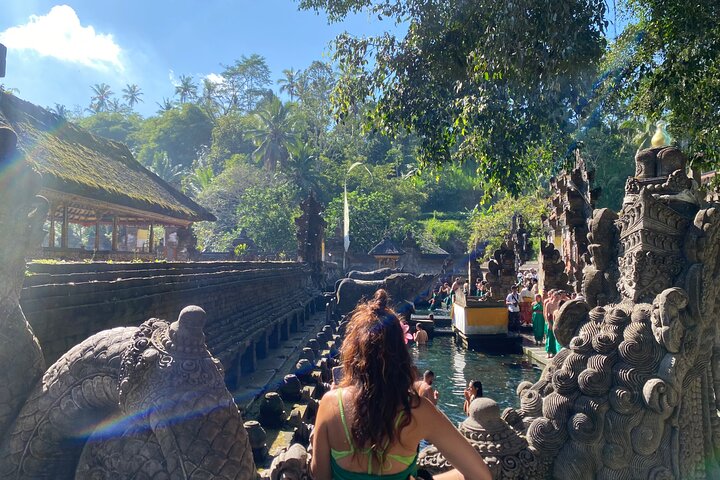 Privétour door Ubud's Apenbos, Tegalalang Rijstterrassen, Tirta Empul Tempel en Tegenungan Waterval op Bali, foto 6 | wizardtrip