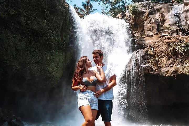 Privétour door Ubud's Apenbos, Tegalalang Rijstterrassen, Tirta Empul Tempel en Tegenungan Waterval op Bali, foto 31 | wizardtrip