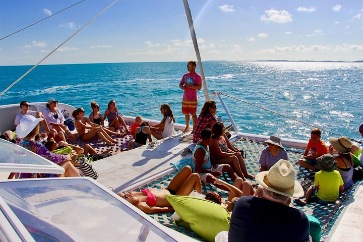 Njut av en katamaransegling och snorkeltur på Bermuda, med rosa båtar, klart vatten och historiska insikter, foto 8 | wizardtrip