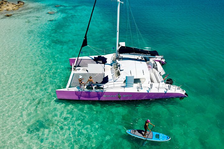 Njut av en katamaransegling och snorkeltur på Bermuda, med rosa båtar, klart vatten och historiska insikter, foto 9 | wizardtrip