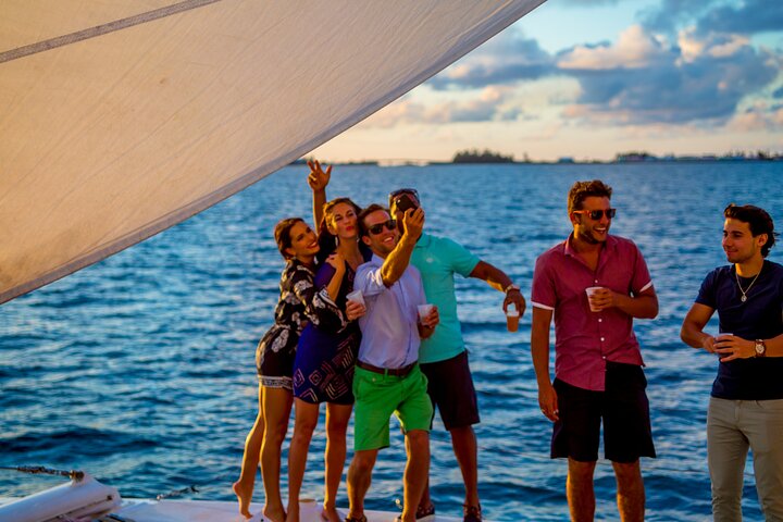 Solnedgångskatamankryssning på Bermuda med drycker och musik, foto 5 | wizardtrip