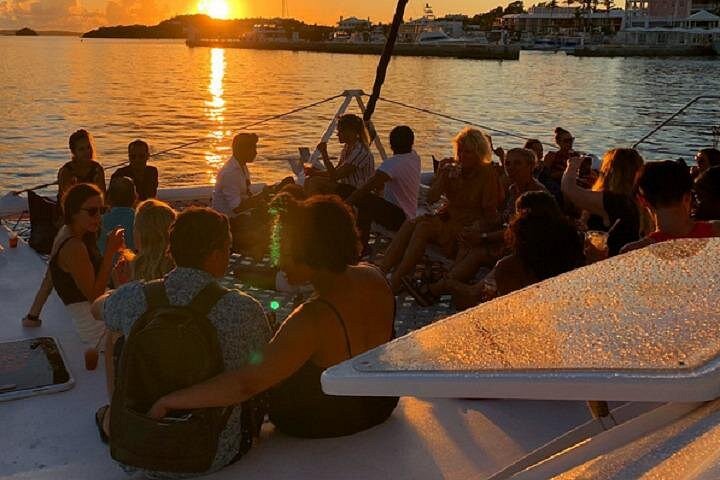 Solnedgångskatamankryssning på Bermuda med drycker och musik, foto 6 | wizardtrip