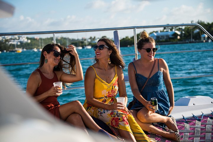 Solnedgångskatamankryssning på Bermuda med drycker och musik, foto 7 | wizardtrip