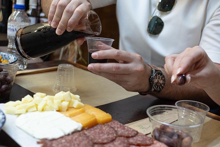 ギリシャのアテネでの食のウォーキングツアー。地元の市場や食料品店を巡ります、写真11 | wizardtrip
