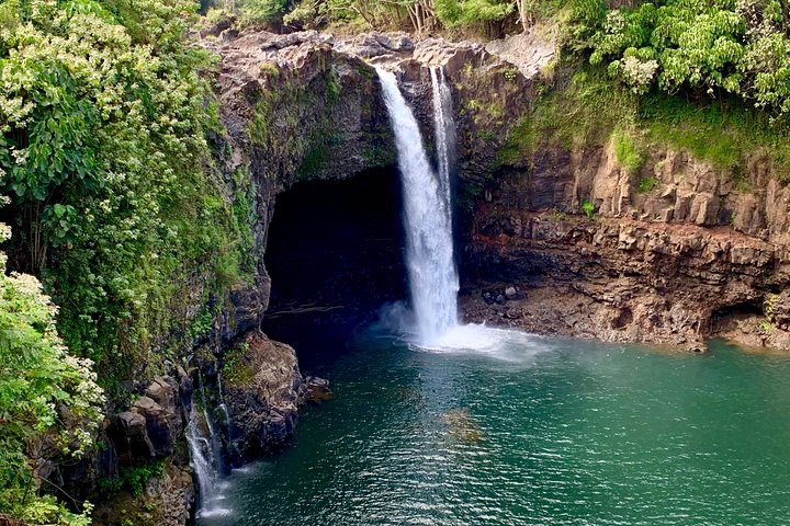 Hilo Shore Excursion: Active Volcano, Lava Tube, Waterfall and Gardens | wizardtrip