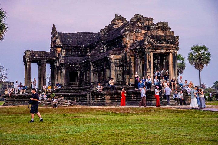 Soloppgang over det praktfulle Angkor Wat tempelkompleks i Siem Reap, Kambodsja, foto 13 | wizardtrip