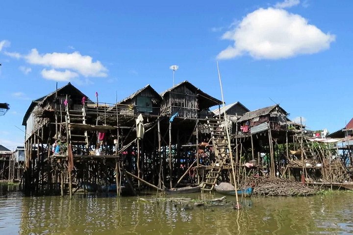 Boat tour of Kampong Phluk floating village on Tonle Sap lake, Siem Reap, photo 9 | wizardtrip