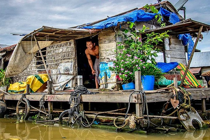 Boat tour of Kampong Phluk floating village on Tonle Sap lake, Siem Reap, photo 17 | wizardtrip
