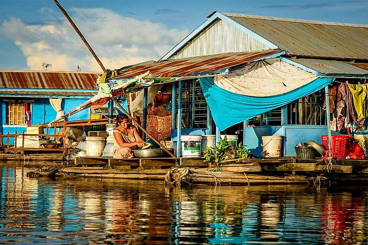 Boat tour of Kampong Phluk floating village on Tonle Sap lake, Siem Reap, photo 18 | wizardtrip