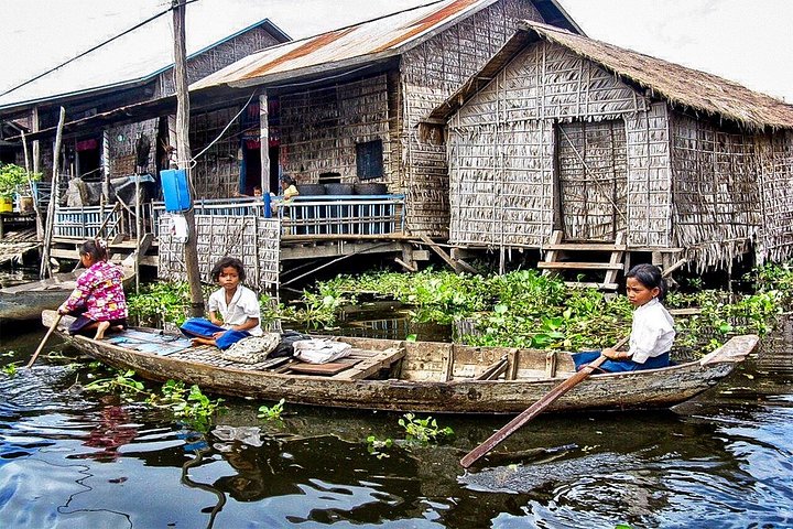 Boat tour of Kampong Phluk floating village on Tonle Sap lake, Siem Reap, photo 23 | wizardtrip