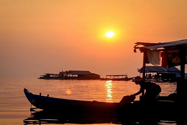 Boat tour of Kampong Phluk floating village on Tonle Sap lake, Siem Reap, photo 24 | wizardtrip