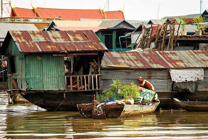 Boat tour of Kampong Phluk floating village on Tonle Sap lake, Siem Reap, photo 30 | wizardtrip