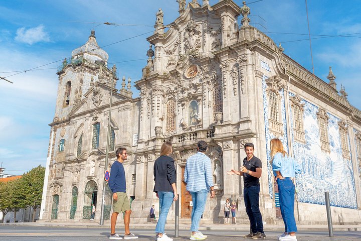 Heldags guidet tur fra Lissabon til Porto, Nazaré og Óbidos, der viser Portugals kulturarv, foto 6 | wizardtrip