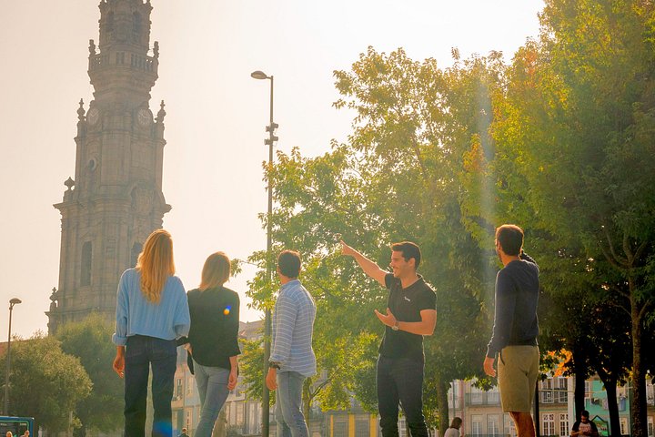 Heldags guidet tur fra Lissabon til Porto, Nazaré og Óbidos, der viser Portugals kulturarv, foto 14 | wizardtrip