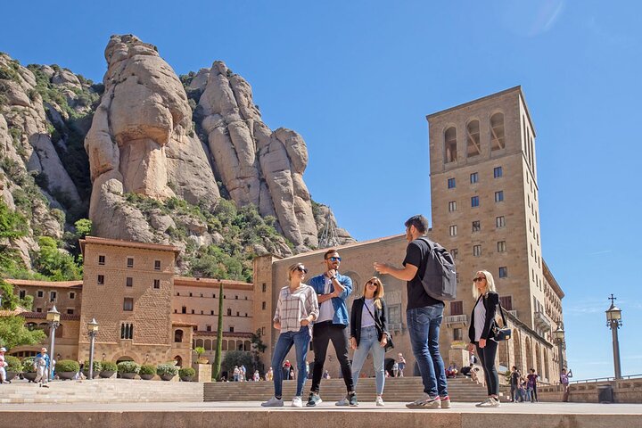 Montserrat, Girona & Costa Brava Tagesausflug ab Barcelona | wizardtrip