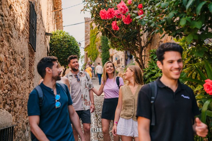 Full-day guided tour from Barcelona to Montserrat, Girona, and Costa Brava, photo 7 | wizardtrip