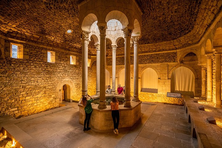 Full-day guided tour from Barcelona to Montserrat, Girona, and Costa Brava, photo 12 | wizardtrip