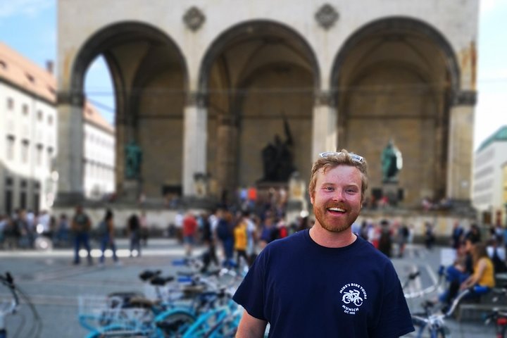 Munich Classic Bike Tour @ 11:30 AM with Surfers & Beer Garden Stop | wizardtrip