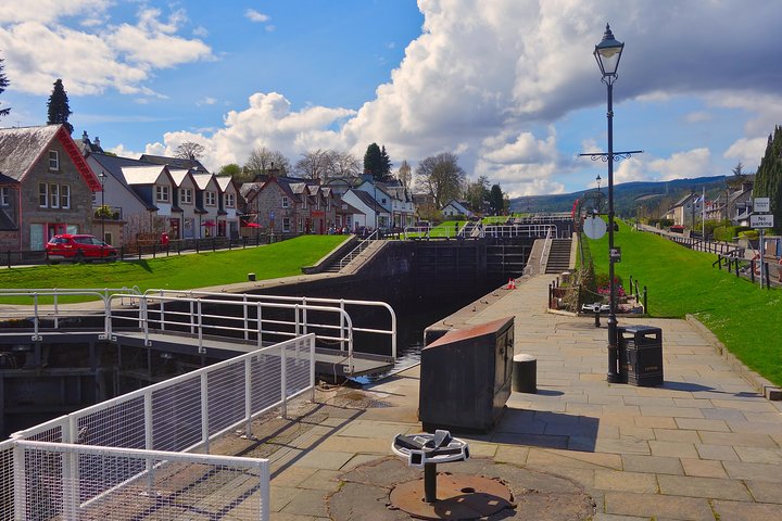A scenic day tour exploring Loch Ness, Urquhart Castle, and the Scottish Highlands from Inverness, photo 6 | wizardtrip