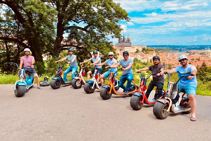 Großartige Stadtrundfahrt auf dem SCROOSER in Prag | wizardtrip
