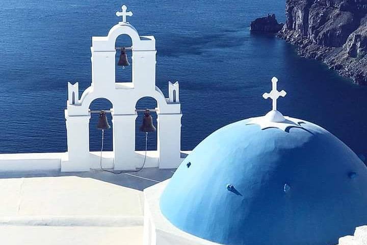 Explora los diversos paisajes y encantadores pueblos de Santorini en un tour privado y personalizable con guía y conductor local, foto 8 | wizardtrip