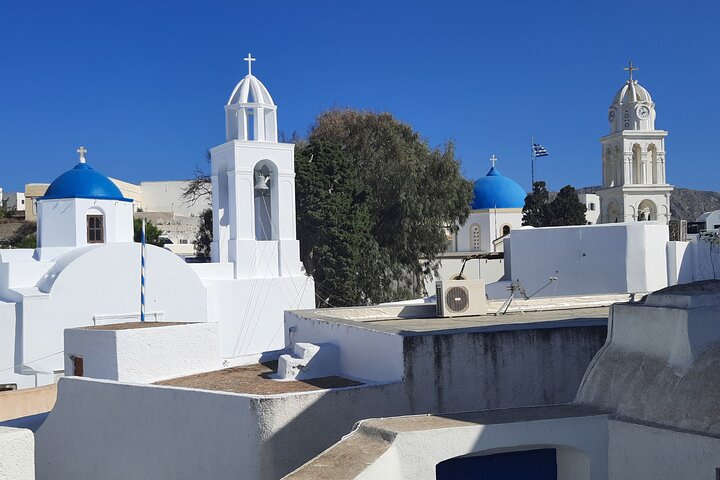 Explora los diversos paisajes y encantadores pueblos de Santorini en un tour privado y personalizable con guía y conductor local, foto 22 | wizardtrip
