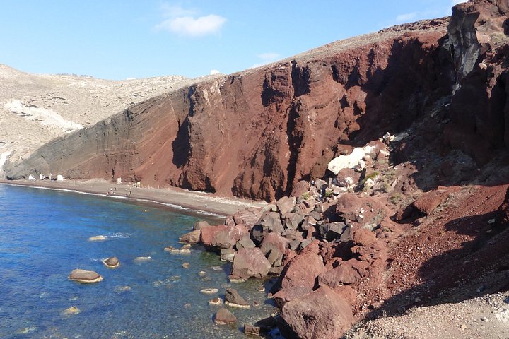 Explora los diversos paisajes y encantadores pueblos de Santorini en un tour privado y personalizable con guía y conductor local, foto 25 | wizardtrip