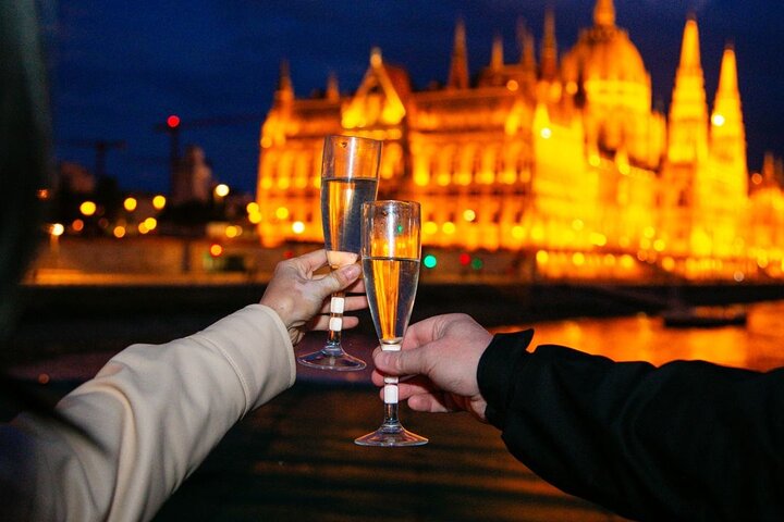 Budapest Sip and Sail Donau-Kreuzfahrt mit unbegrenztem Prosecco | wizardtrip