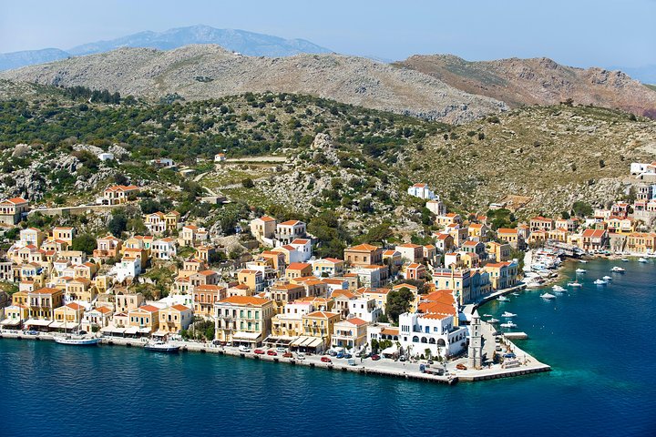 Pintoresco viaje en barco de Rodas a la isla de Symi con parada para nadar en la bahía de San Jorge, foto 7 | wizardtrip