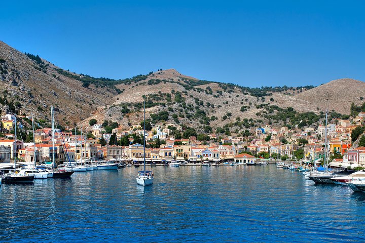 Pintoresco viaje en barco de Rodas a la isla de Symi con parada para nadar en la bahía de San Jorge, foto 11 | wizardtrip