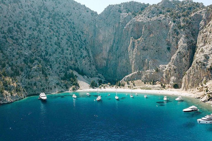 Pintoresco viaje en barco de Rodas a la isla de Symi con parada para nadar en la bahía de San Jorge, foto 21 | wizardtrip