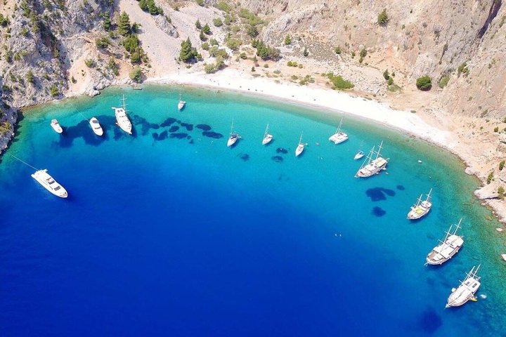 Pintoresco viaje en barco de Rodas a la isla de Symi con parada para nadar en la bahía de San Jorge, foto 27 | wizardtrip