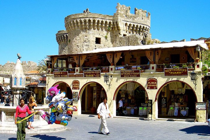 Explore a histórica cidade medieval de Rodes num passeio guiado a pé, descobrindo a sua rica história e marcos, foto 7 | wizardtrip