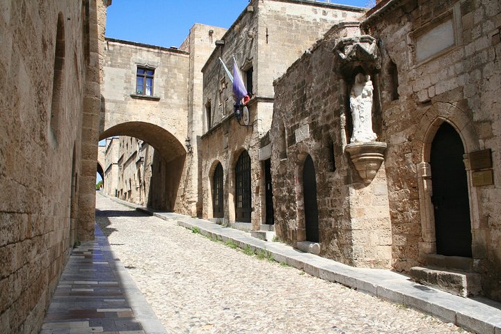 Explore a histórica cidade medieval de Rodes num passeio guiado a pé, descobrindo a sua rica história e marcos, foto 12 | wizardtrip