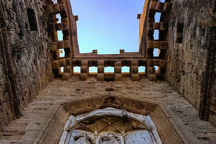 Explore a histórica cidade medieval de Rodes num passeio guiado a pé, descobrindo a sua rica história e marcos, foto 28 | wizardtrip