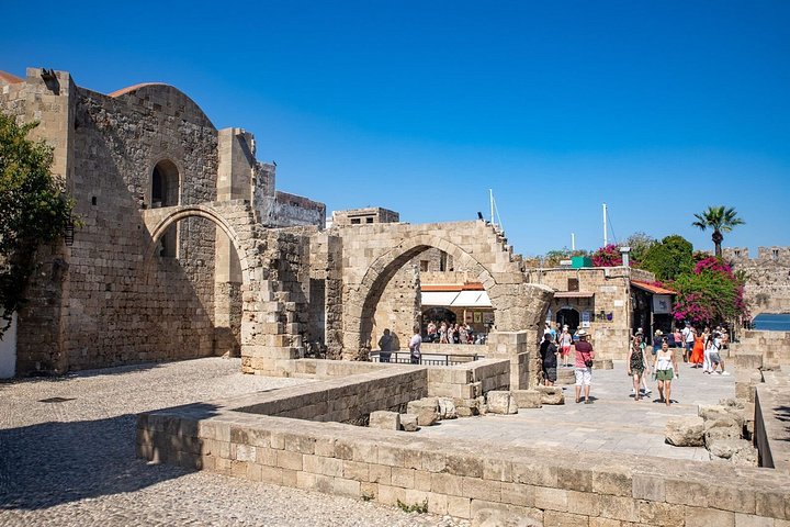 Explore a histórica cidade medieval de Rodes num passeio guiado a pé, descobrindo a sua rica história e marcos, foto 44 | wizardtrip