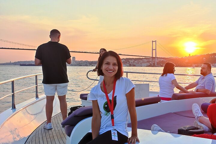 Luxury yacht cruise on Istanbul's Bosphorus at sunset, offering city views and refreshments, photo 14 | wizardtrip